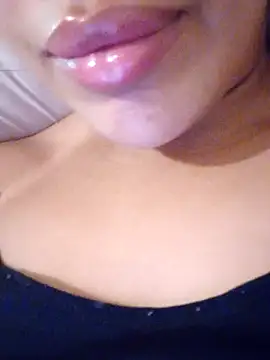 Snapshot of Sexlove1xo chatting on October 17, 9:56 am Sexlove1xo online show from October 17, 9:56 am