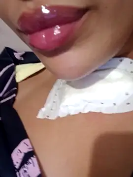 Snapshot of Sexlove1xo chatting on October 29, 1:13 pm Sexlove1xo online show from October 29, 1:13 pm