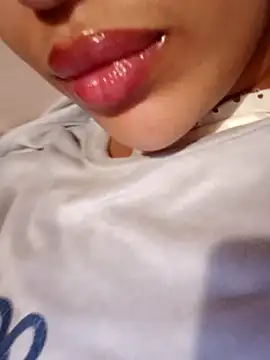 Snapshot of Sexlove1xo chatting on October 30, 12:28 pm Sexlove1xo online show from October 30, 12:28 pm