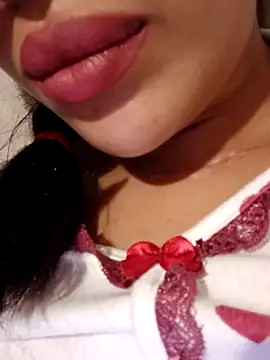 Snapshot of Sexlove1xo chatting on November 10, 1:54 pm Sexlove1xo online show from November 10, 1:54 pm