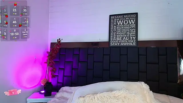 Lexi Howard  online show from December 19, 3:35 am