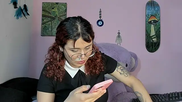 Maddy Jhonsson online show from March 24, 1:43 am