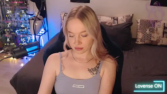 Snapshot of lissallor_ chatting on October 23, 12:21 am lissallor  online show from October 23, 12:21 am