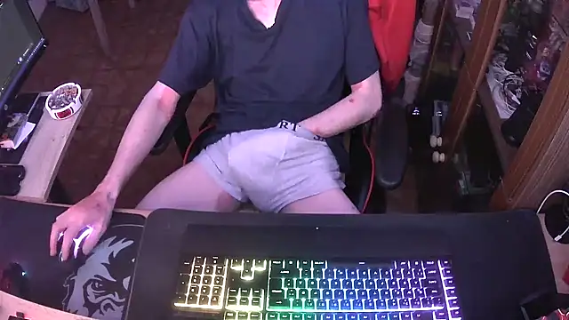 Snapshot of DerGeileLoveboy chatting on March 12, 1:25 am DerGeileLoveboy online show from March 12, 1:25 am