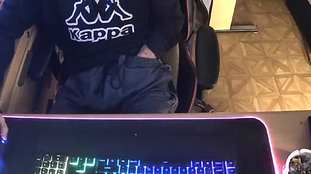 Snapshot of DerGeileLoveboy chatting on September 19, 4:58 am DerGeileLoveboy online show from September 19, 4:58 am