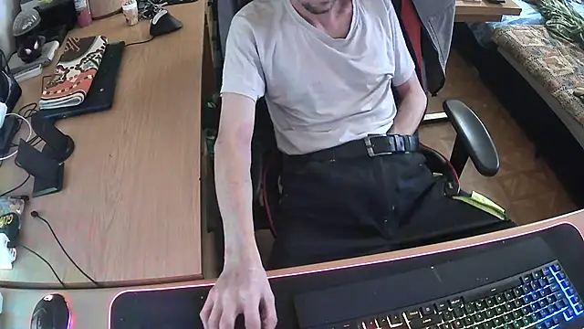 Snapshot of DerGeileLoveboy chatting on September 23, 1:58 pm DerGeileLoveboy online show from September 23, 1:58 pm