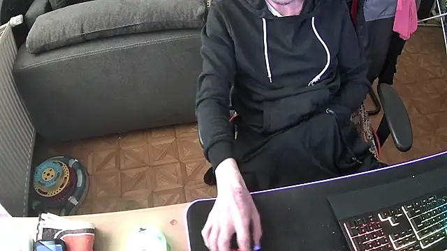 Snapshot of DerGeileLoveboy chatting on October 20, 10:59 am DerGeileLoveboy online show from October 20, 10:59 am