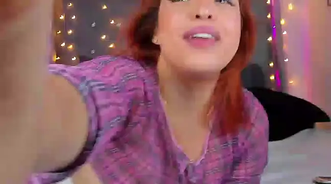 Snapshot of Anaroussew02 chatting on February 27, 8:17 am Anaroussew02 online show from February 27, 8:17 am