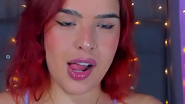 Snapshot of Anaroussew02 chatting on March 8, 2:23 am Anaroussew02 online show from March 8, 2:23 am