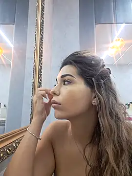 Bella Posh online show from November 3, 5:42 am