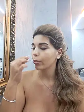 Bella Posh online show from November 27, 5:53 am