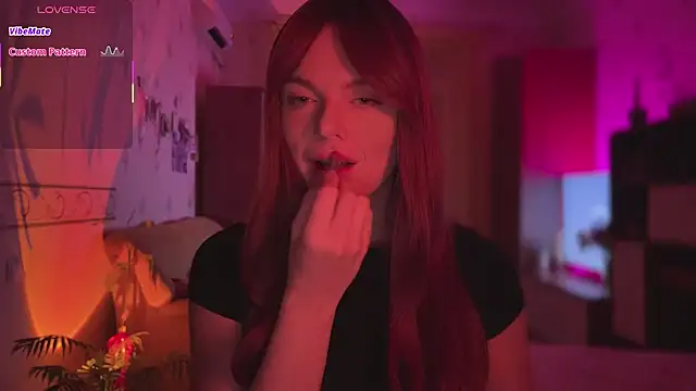 Snapshot of CherryRed_Girl chatting on May 5, 9:45 pm CherryRed Girl online show from May 5, 9:45 pm