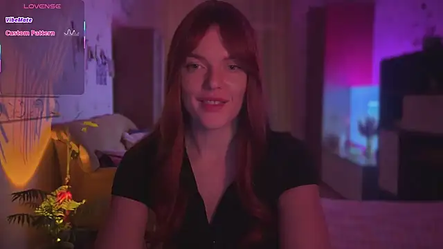 Snapshot of CherryRed_Girl chatting on May 21, 10:39 pm CherryRed Girl online show from May 21, 10:39 pm