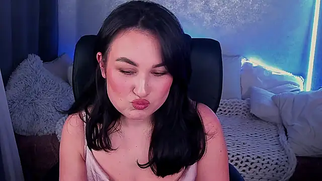 Snapshot of LilyFoxyy chatting on February 21, 2:27 pm LilyFoxyy online show from February 21, 2:27 pm