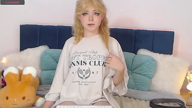 Snapshot of EmilyAngells chatting on September 24, 8:50 am EmilyAngells online show from September 24, 8:50 am