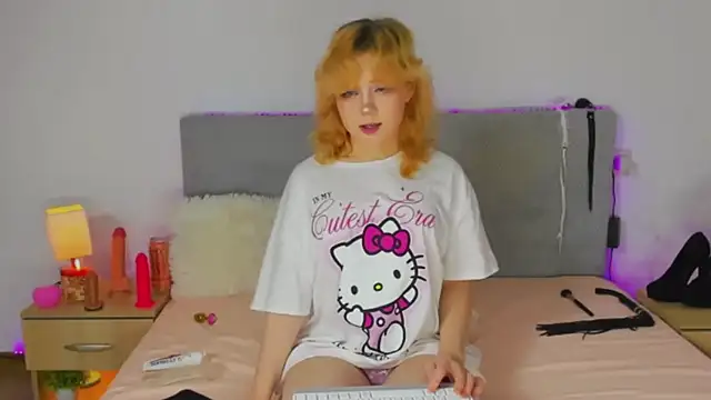 Snapshot of EmilyAngells chatting on November 22, 1:10 pm EmilyAngells online show from November 22, 1:10 pm