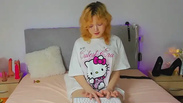 Snapshot of EmilyAngells chatting on November 23, 8:36 am EmilyAngells online show from November 23, 8:36 am