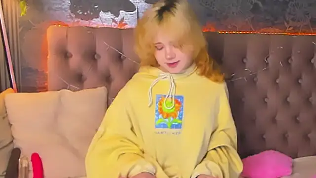 EmilyAngells online show from February 17, 7:16 am