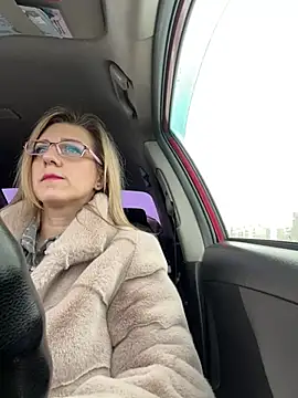 Lusi Luxary online show from March 11, 7:37 am