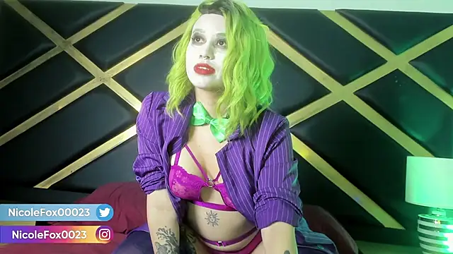 NicoleFox23  online show from October 29, 10:00 pm