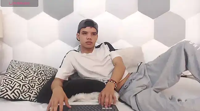 Axel Forte online show from February 25, 12:45 pm