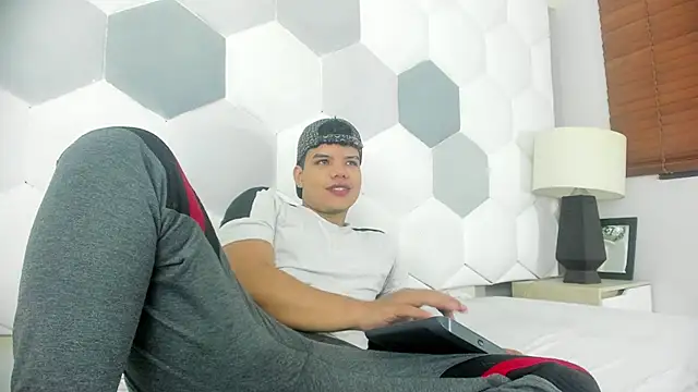 Snapshot of Axel_Forte chatting on April 30, 2:01 pm Axel Forte online show from April 30, 2:01 pm