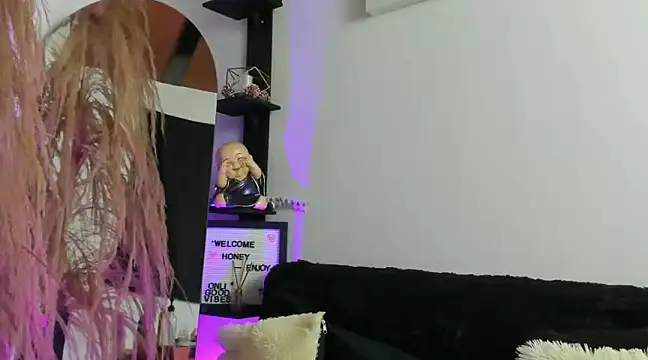 MarianaZapataa online show from March 21, 12:07 am