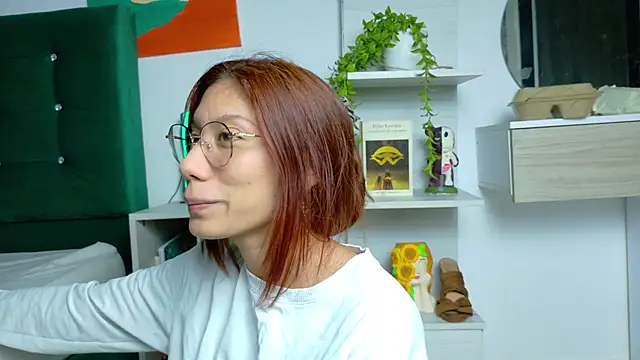 Snapshot of zarahCute chatting on October 13, 5:18 am zarahCute online show from October 13, 5:18 am