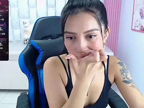 madhison klain s online show from March 3, 8:00 pm