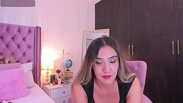 natashaleightt online show from March 7, 9:27 pm