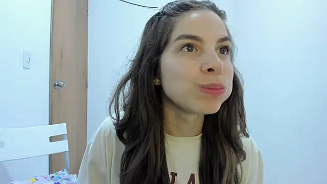 jessyegoldenn online show from April 9, 12:32 am