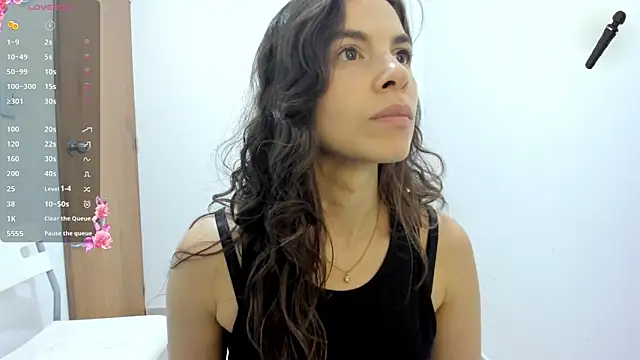 jessyegoldenn online show from April 11, 9:19 pm