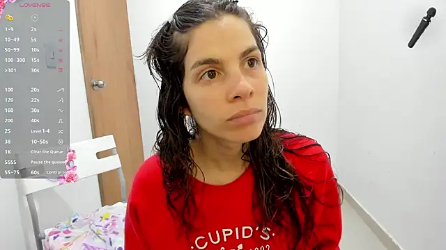 jessyegoldenn online show from April 16, 5:25 pm