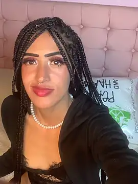 MichelleDiaz Pink online show from March 4, 6:15 am