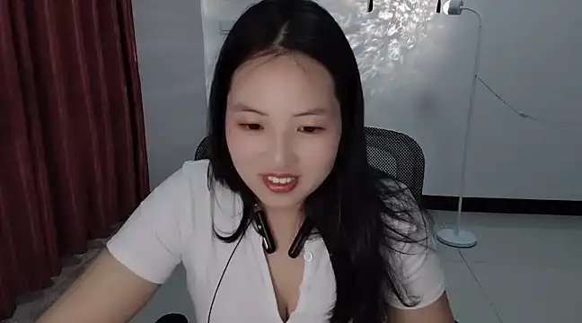 Ellie-BabyLoe online show from March 5, 7:05 am