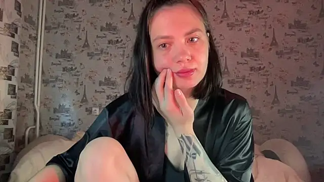 Just Scarlet  online show from September 12, 6:24 am