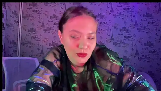 Just Scarlet  online show from October 11, 10:25 am