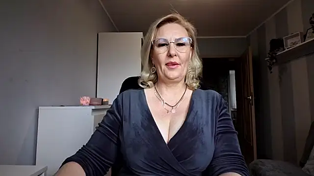 DianaLive online show from April 7, 6:25 am