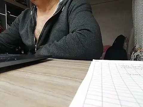 Snapshot of alykemylove01 chatting on February 27, 7:15 pm alykemylove01 online show from February 27, 7:15 pm