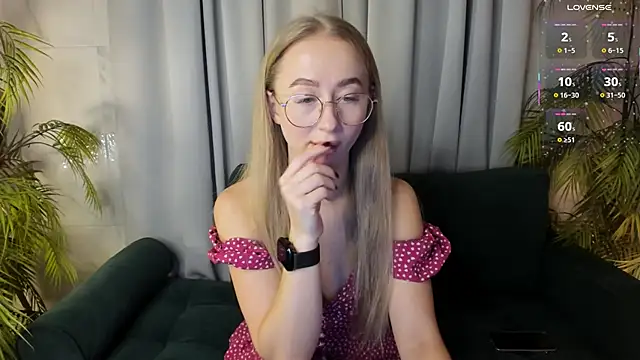 VictoriaLights online show from November 27, 6:15 am