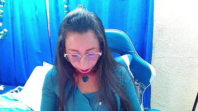 Gia leinn online show from April 24, 9:28 pm