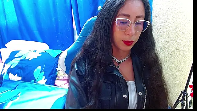 Gia leinn online show from July 23, 6:50 pm