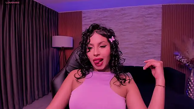 hannah thomson  online show from October 2, 3:24 am