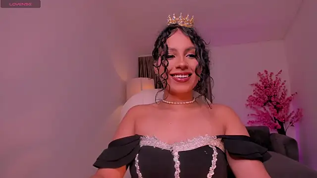 hannah thomson  online show from November 1, 3:52 am