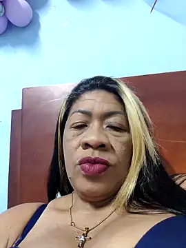 Snapshot of Tocameamor chatting on May 6, 8:03 pm Tocameamor online show from May 6, 8:03 pm