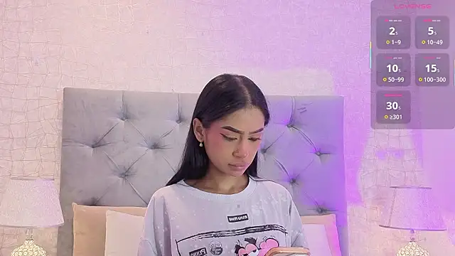 ChloeMoon9 online show from March 20, 9:25 am