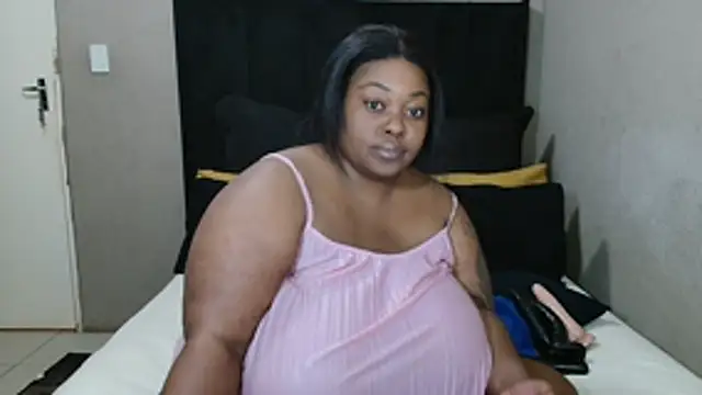 Snapshot of Lusty_N_Busty chatting on June 5, 5:29 pm Lusty N Busty online show from June 5, 5:29 pm