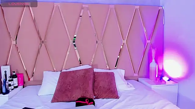 Snapshot of Emily_Black1 chatting on October 11, 2:55 am Emily Black1 online show from October 11, 2:55 am