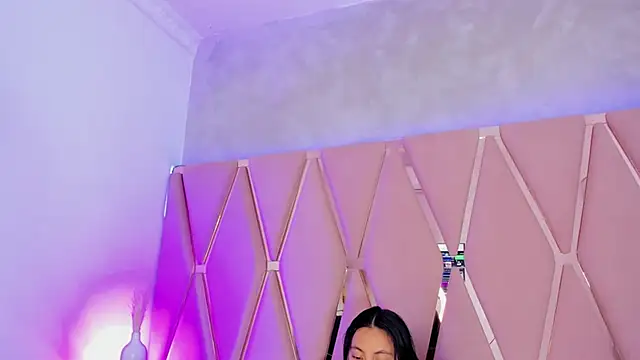 Snapshot of Emily_Black1 chatting on October 19, 3:07 am Emily Black1 online show from October 19, 3:07 am