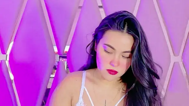Snapshot of Emily_Black1 chatting on May 23, 11:20 pm Emily Black1 online show from May 23, 11:20 pm